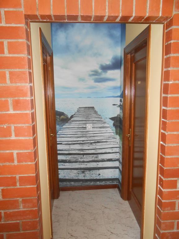 Hostal Restaurante El Abuelo Trobajo Del Camino Kültér fotó