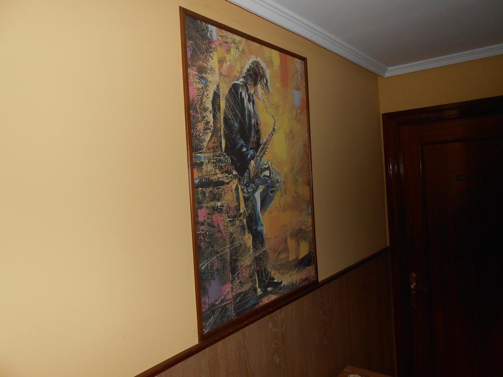 Hostal Restaurante El Abuelo Trobajo Del Camino Kültér fotó