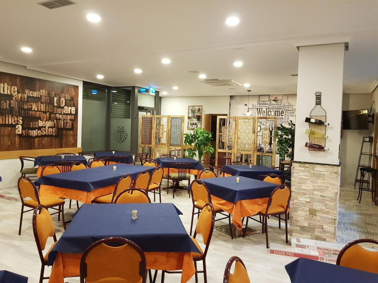 Hostal Restaurante El Abuelo Trobajo Del Camino Kültér fotó