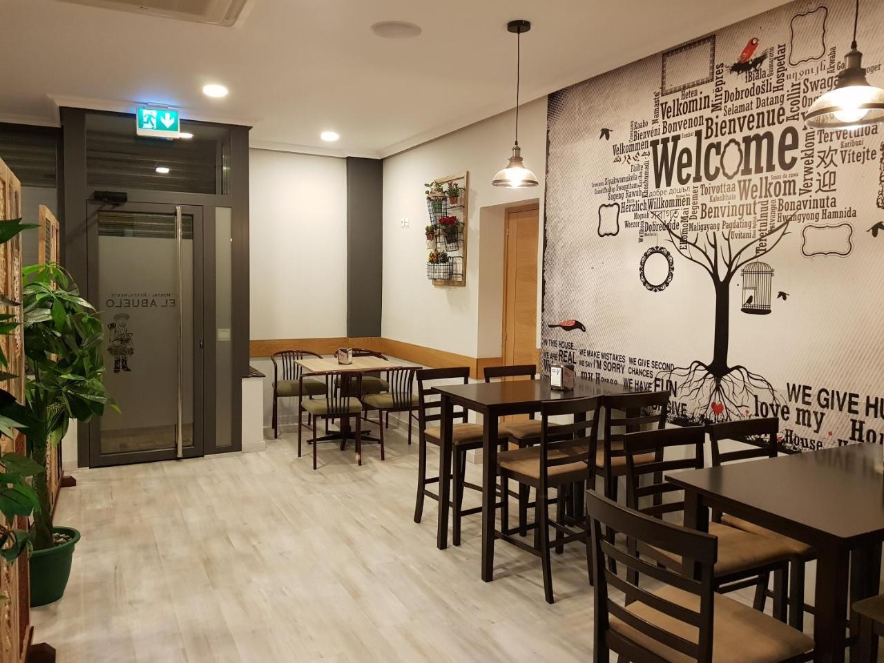Hostal Restaurante El Abuelo Trobajo Del Camino Kültér fotó