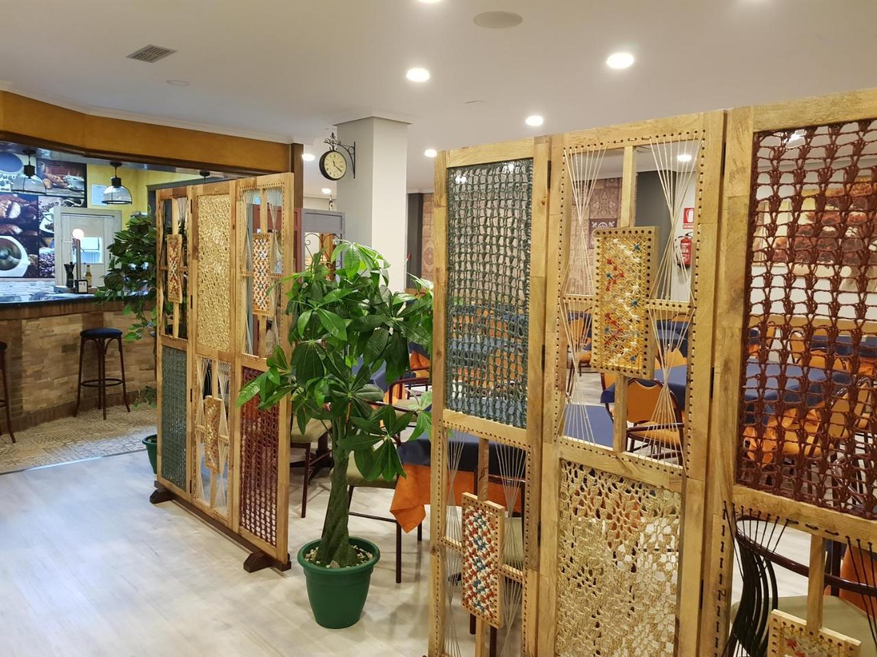 Hostal Restaurante El Abuelo Trobajo Del Camino Kültér fotó